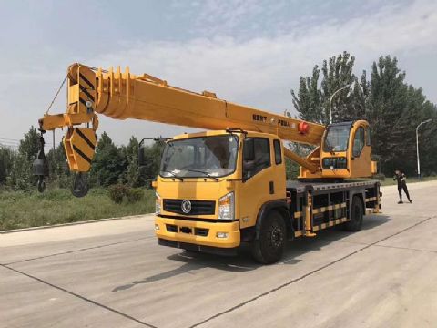 點擊查看詳細(xì)信息<br>標(biāo)題：16噸東風(fēng)汽車吊 閱讀次數(shù)：2162